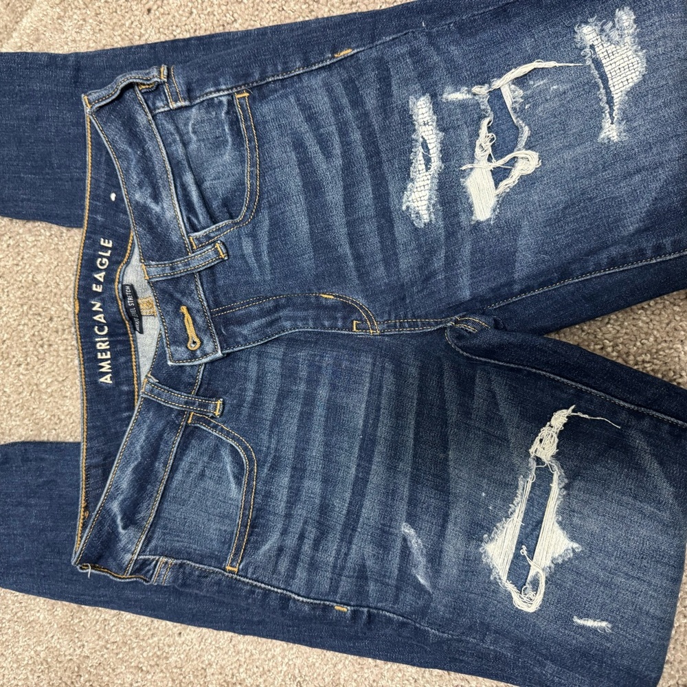 American Eagle Distressed Blue Jeans